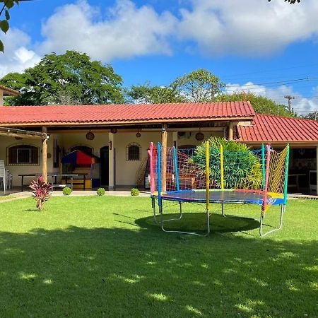 فيلا Casa Piscina Jardim أوباتوبا المظهر الخارجي الصورة